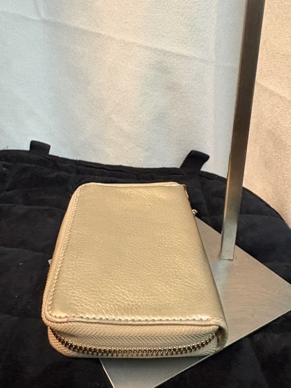 Tory Burch Metallic Gold Leather Zip Wallet - Picture 6 of 17